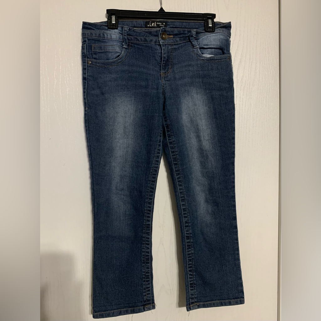 Lei Ashley Lowrise Denim Capri